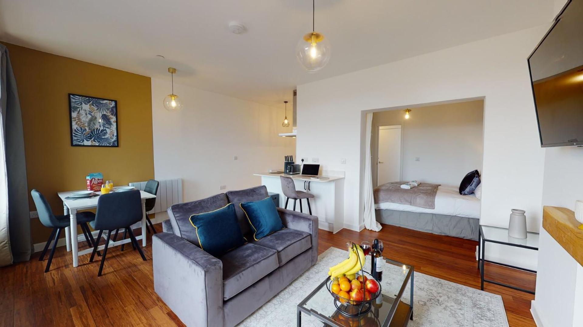 Studio Apartment With 65" Smart Tv Newport  Exterior foto